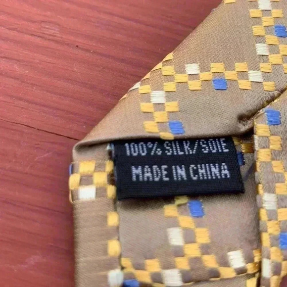 Geoffrey Beene gorgeous,  100% silk textured tie - Picture 2 of 5